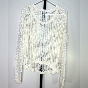 Guess Crochet Top - Chic and Stylish for Every Occasion